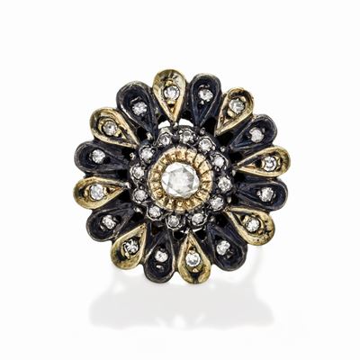 Anello in Oro a Basso Titolo, Argento e Diamanti