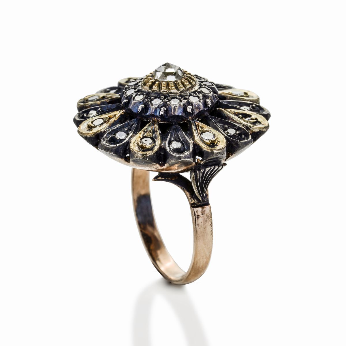 Anello in Oro a Basso Titolo, Argento e Diamanti