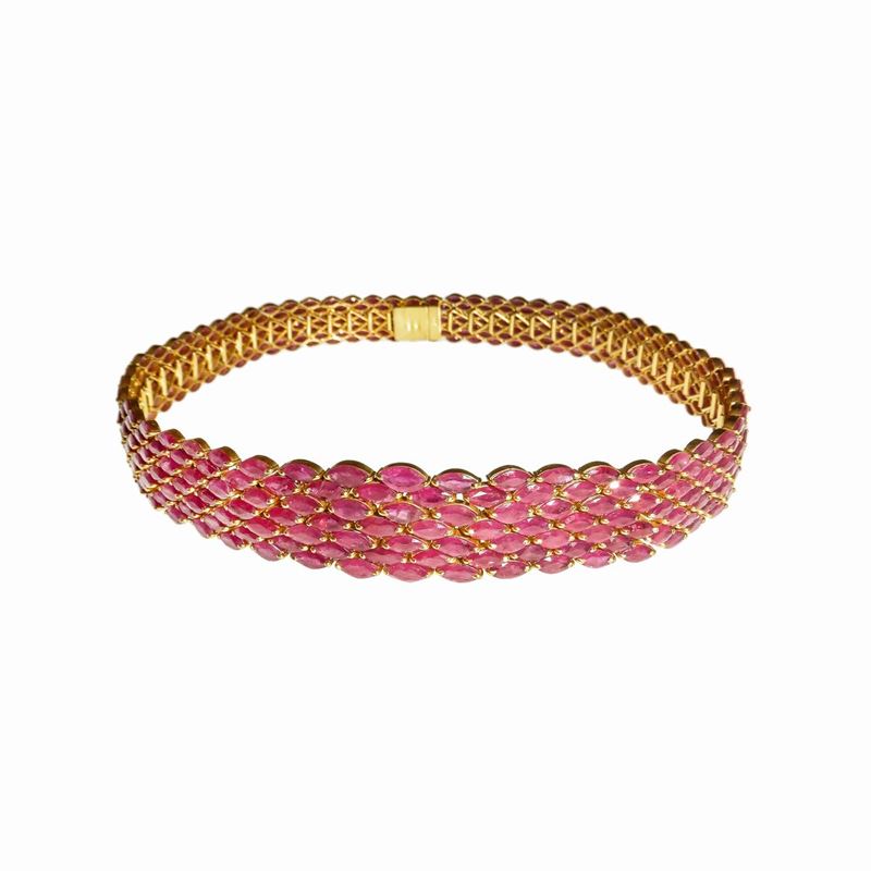 Collier De Chien in Oro Giallo e Rubini Birmani