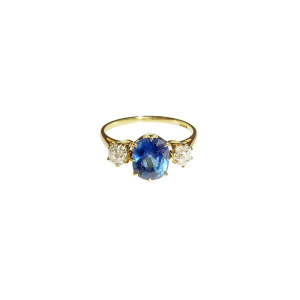 Ring in yellow gold, diamond and natural sapphire