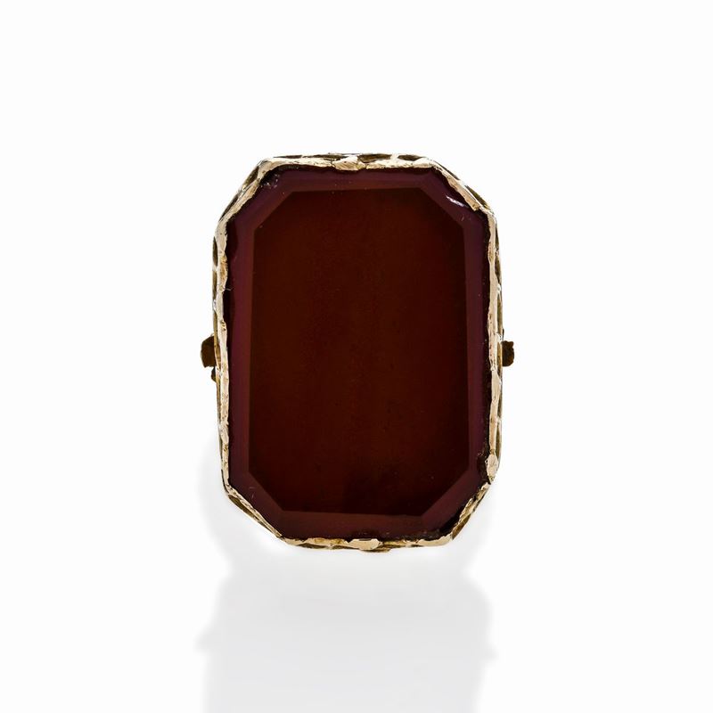 Anello in Oro Giallo e Corniola