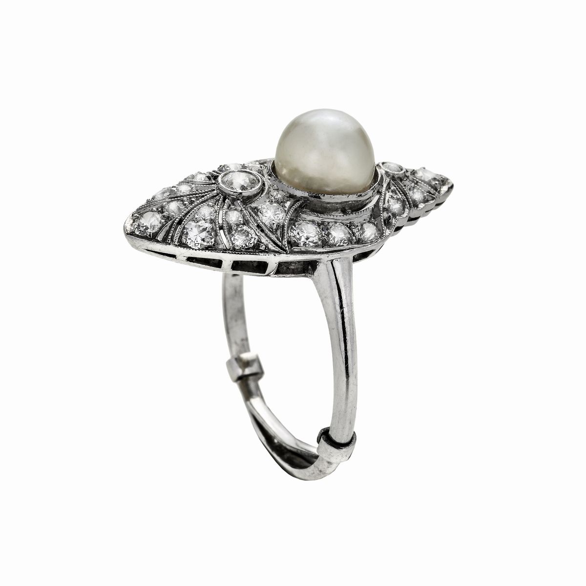 Anello in Oro Bianco, Diamanti e Perla