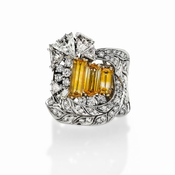 Big ring in white gold, yellow gold, diamonds and yellow topazes