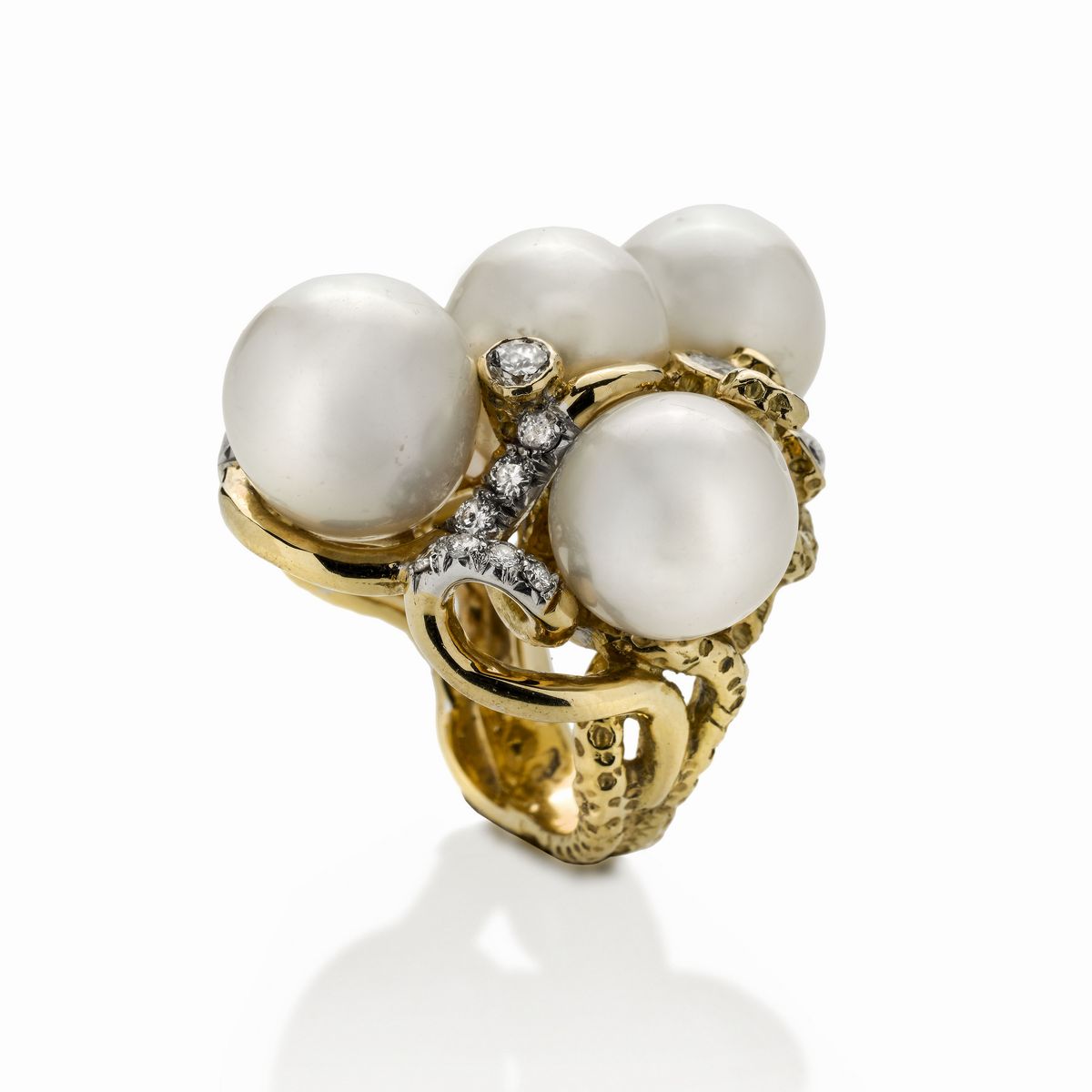 Grande Anello in Oro Giallo, Diamanti e Perle Australiane