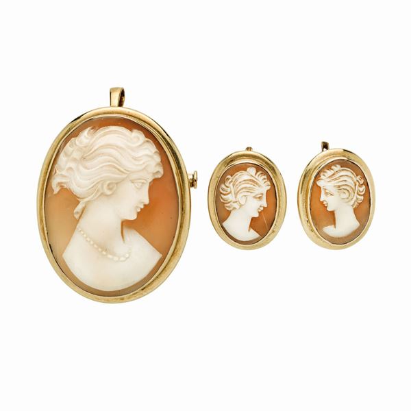 Pair of earrings and brooch in yellow gold and cameos