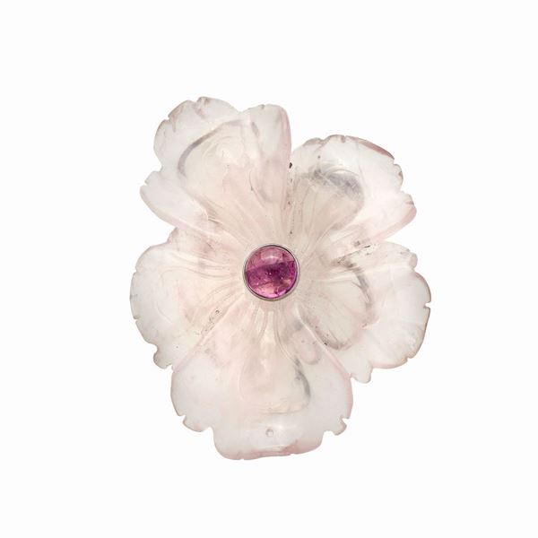 Clip Fiore in argento, quarzo rosa e tormalina rosa  - Asta Gioielli Antichi, Moderni e Orologi - Curio - Casa d'aste in Firenze