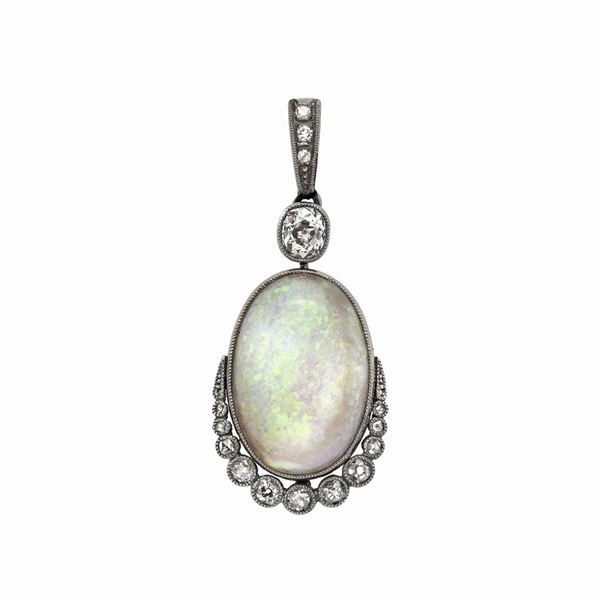 Pendant in white gold, diamonds and opal  - Auction Antique Jewellery, Modern and Watches - Curio - Casa d'aste in Firenze