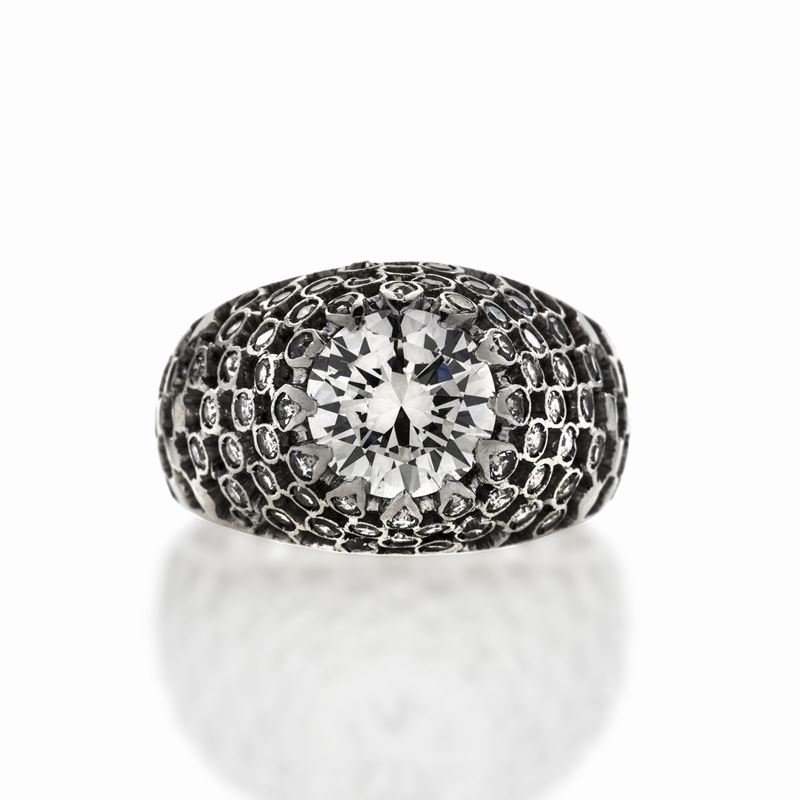 Anello Solitario in Oro Bianco e Diamanti
