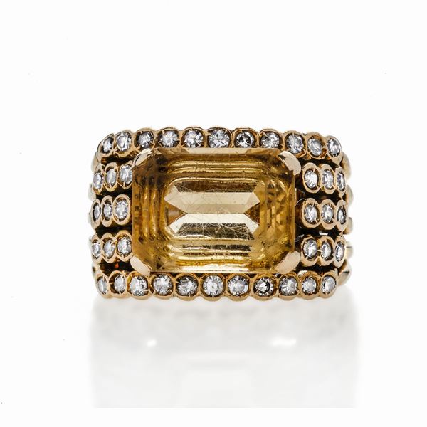 Anello in oro giallo, diamanti e quarzo citrino
