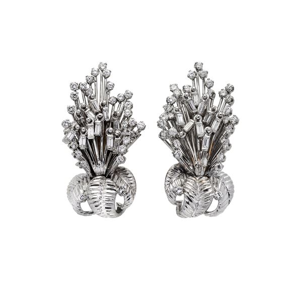 Pair of platinum and diamond earrings  - Auction Antique Jewellery, Modern and Watches - Curio - Casa d'aste in Firenze