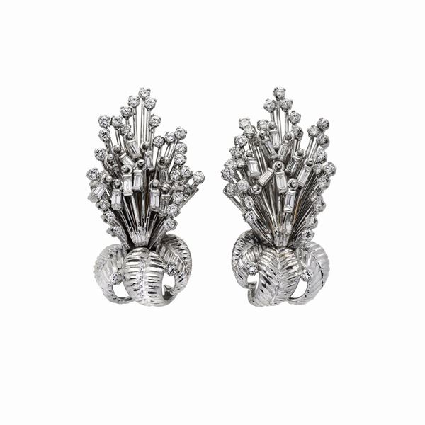Paio di orecchini in platino e diamanti  - Asta Gioielli Antichi, Moderni e Orologi - Curio - Casa d'aste in Firenze
