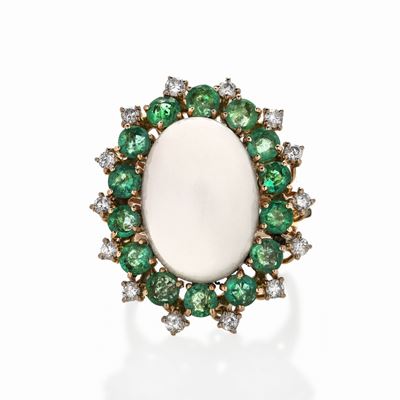Anello in Oro Giallo, Diamanti, Smeraldi e Corallo