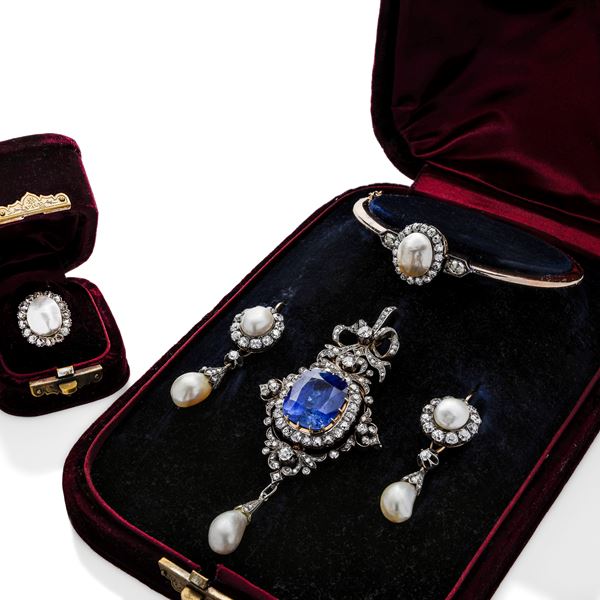 Important set in yellow gold, silver, diamonds, natural pearls and natural Ceylon sapphire
