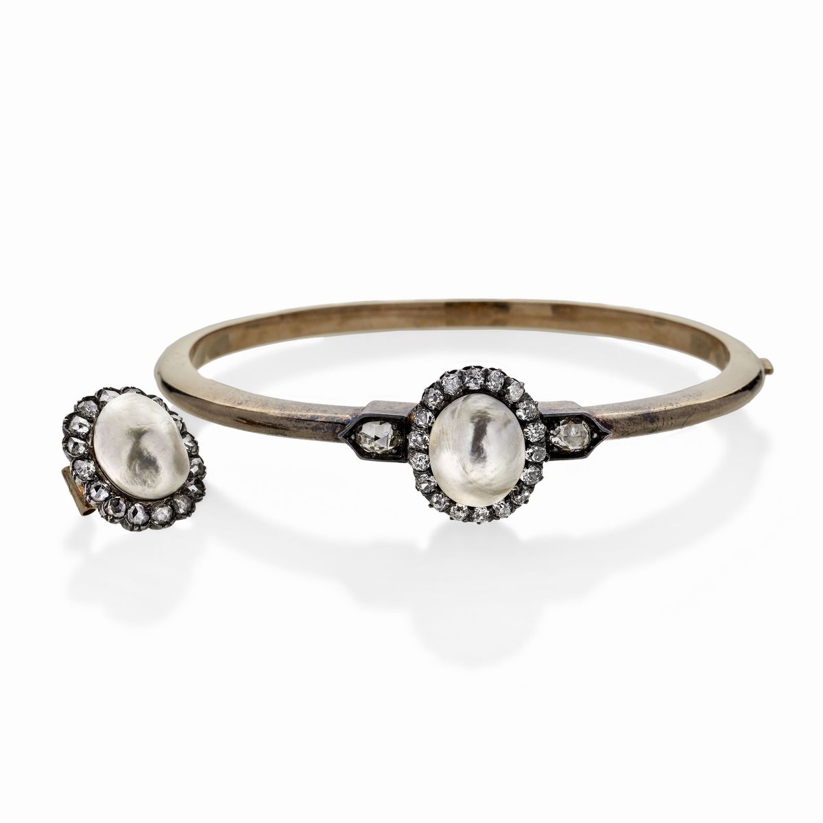 Importante Parure in Oro Giallo, Argento, Diamanti, Perle Naturali e Zaffiro Ceylon Naturale