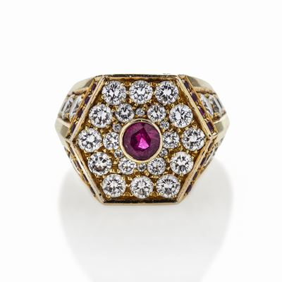 Anello in Oro Giallo, Diamanti e Rubino