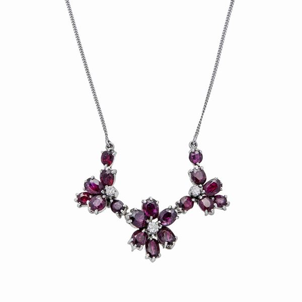 Necklace in white gold, diamonds and topaz  - Auction Auction of Antique Jewelry, Modern and watches - Curio - Casa d'aste in Firenze