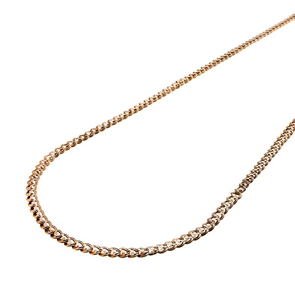 Long necklace in gold with a low title