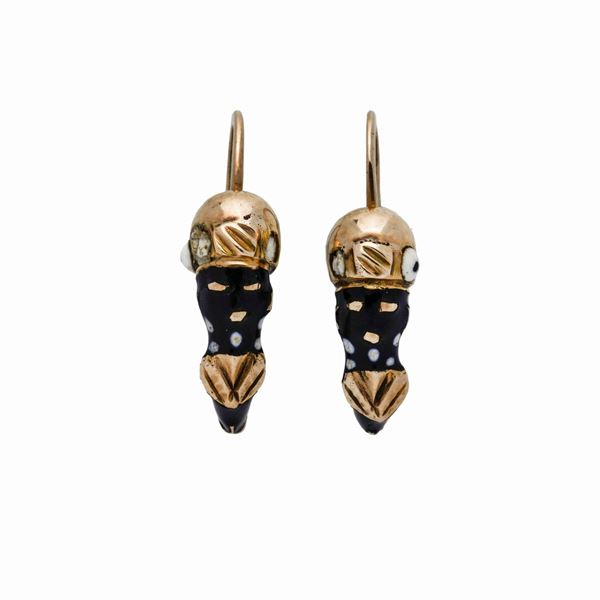 Pair of earrings in yellow gold and colored enamels