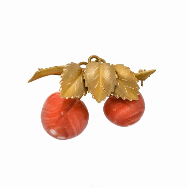 Spilla in oro giallo e corallo rosa