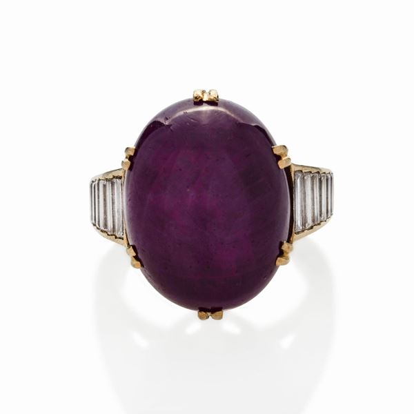 Anello in oro giallo, diamanti e radice di rubino