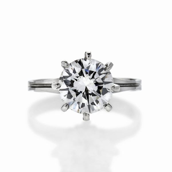 Anello solitario in oro bianco e diamante