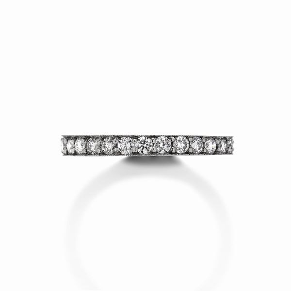 Eternity ring in platinum and diamonds