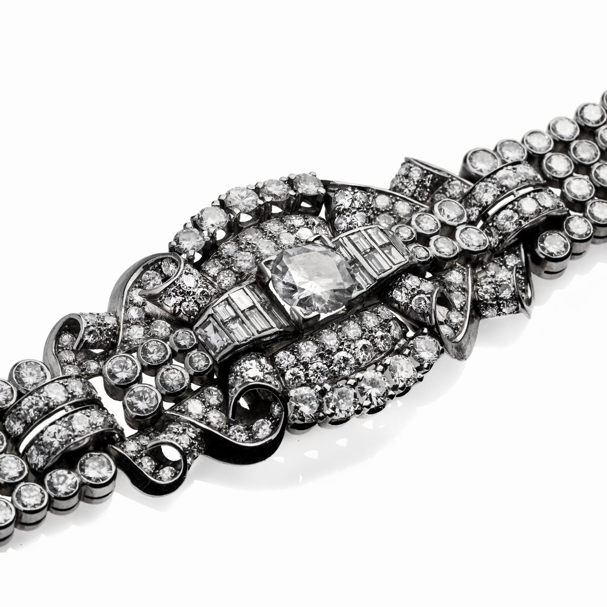 Importante Bracciale in Platino e Diamanti