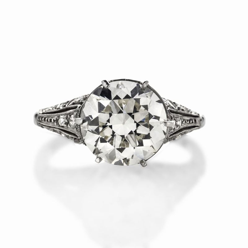 Anello Solitario in Platino e Diamanti