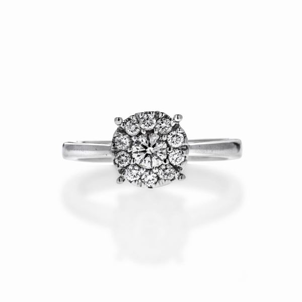 Ring in white gold and diamonds