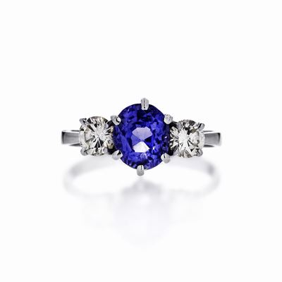 Anello in Oro Bianco, Diamanti e Zaffiro Viola