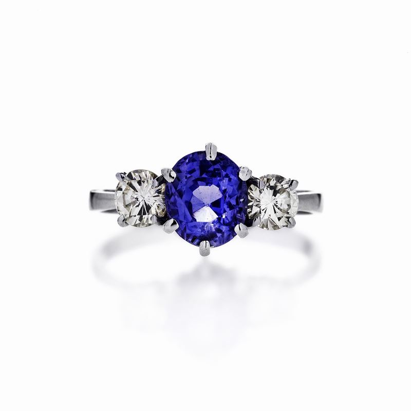 Anello in Oro Bianco, Diamanti e Zaffiro Viola