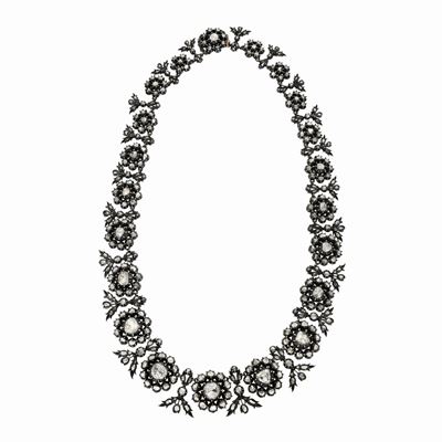 Importante Collier in Oro a Basso Titolo, Argento e Diamanti