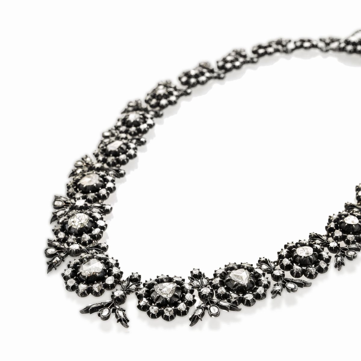 Importante Collier in Oro a Basso Titolo, Argento e Diamanti