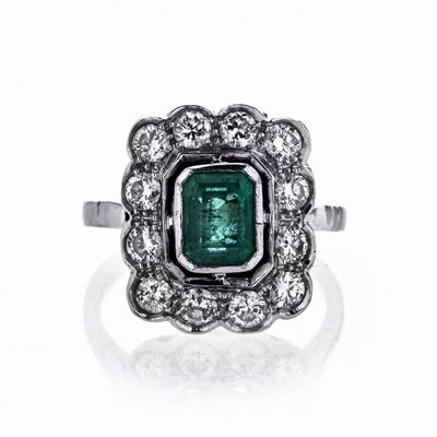 Anello in Platino, Diamanti e Smeraldo