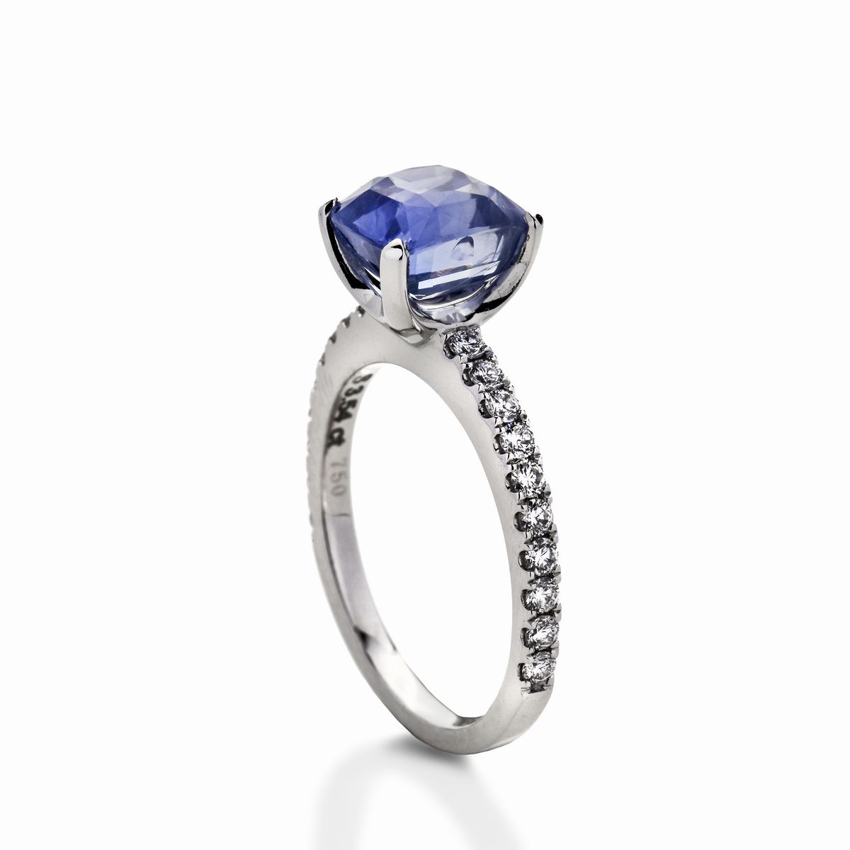 Anello in Oro Bianco, Diamanti e Zaffiro Naturale