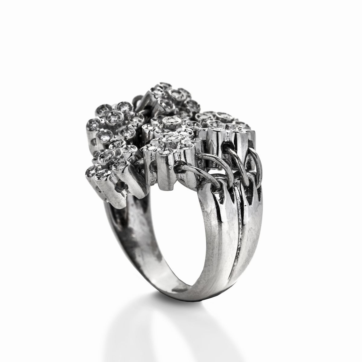 Damiani - Anello Fiore in Oro Bianco e Diamanti