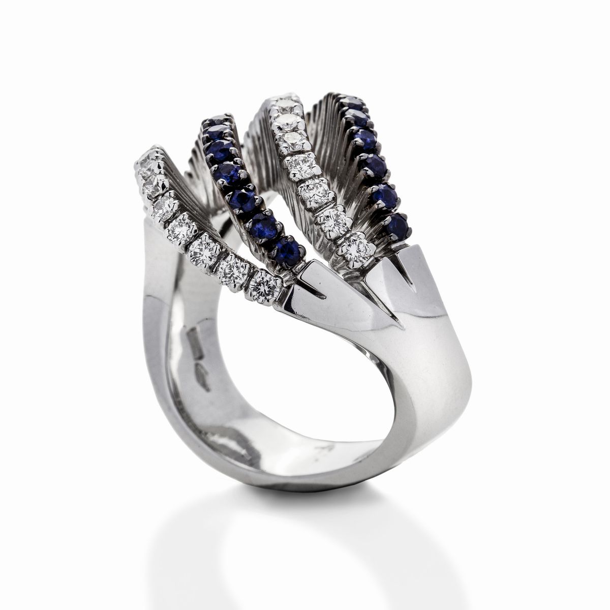 Anello in Oro Bianco, Diamanti e Zaffiri Damiani