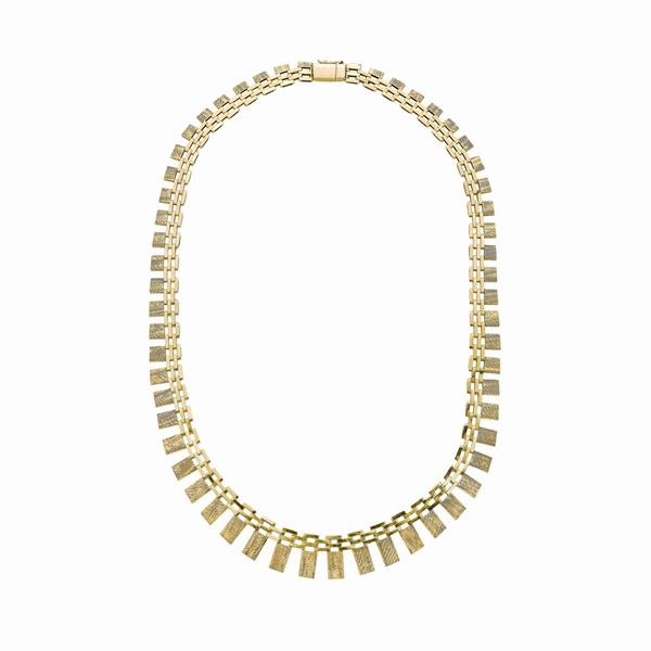 Necklace in yellow gold