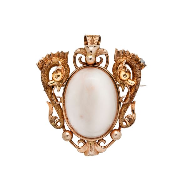 Pendant brooch in yellow gold and angel skin coral  - Auction Antique Jewellery and Modern  - Curio - Casa d'aste in Firenze
