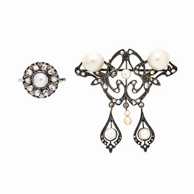 Spilla e Anello in Oro a Basso Titolo, Argento, Diamanti e Perle