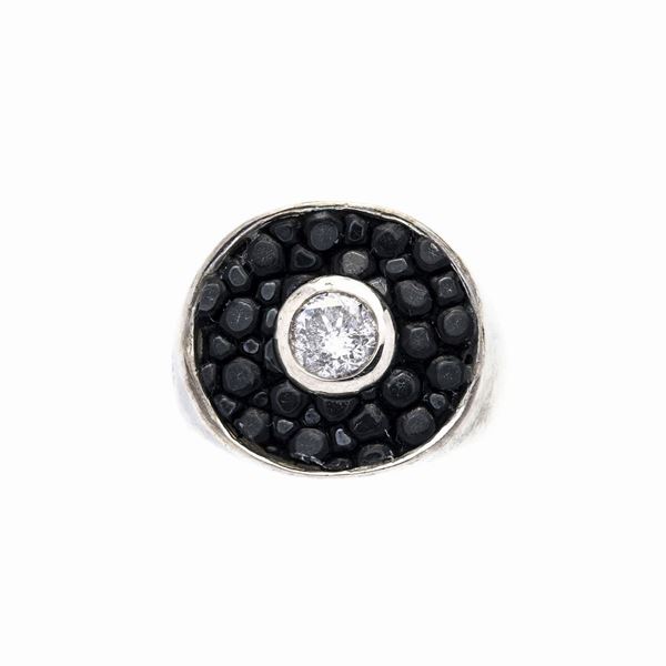 Chevalier ring in silver, black galouchat and diamond