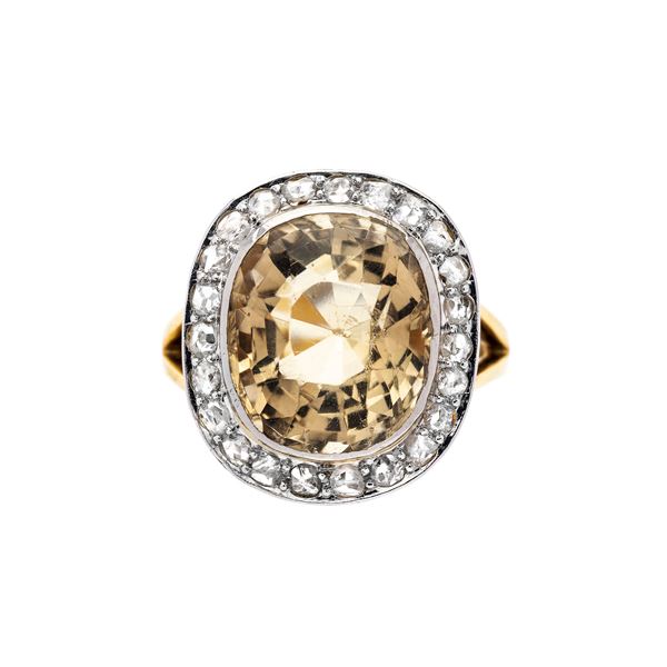 Ring in yellow gold, diamonds and citrine quartz