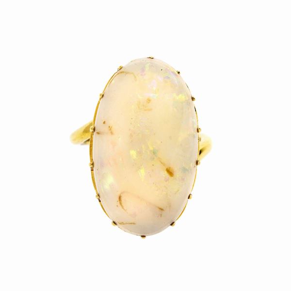 Anello a losanga in oro giallo 14 kt e opale