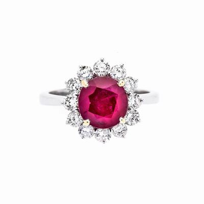 Anello a Margherita in Oro Bianco, Diamanti e Rubini Birmano Naturale