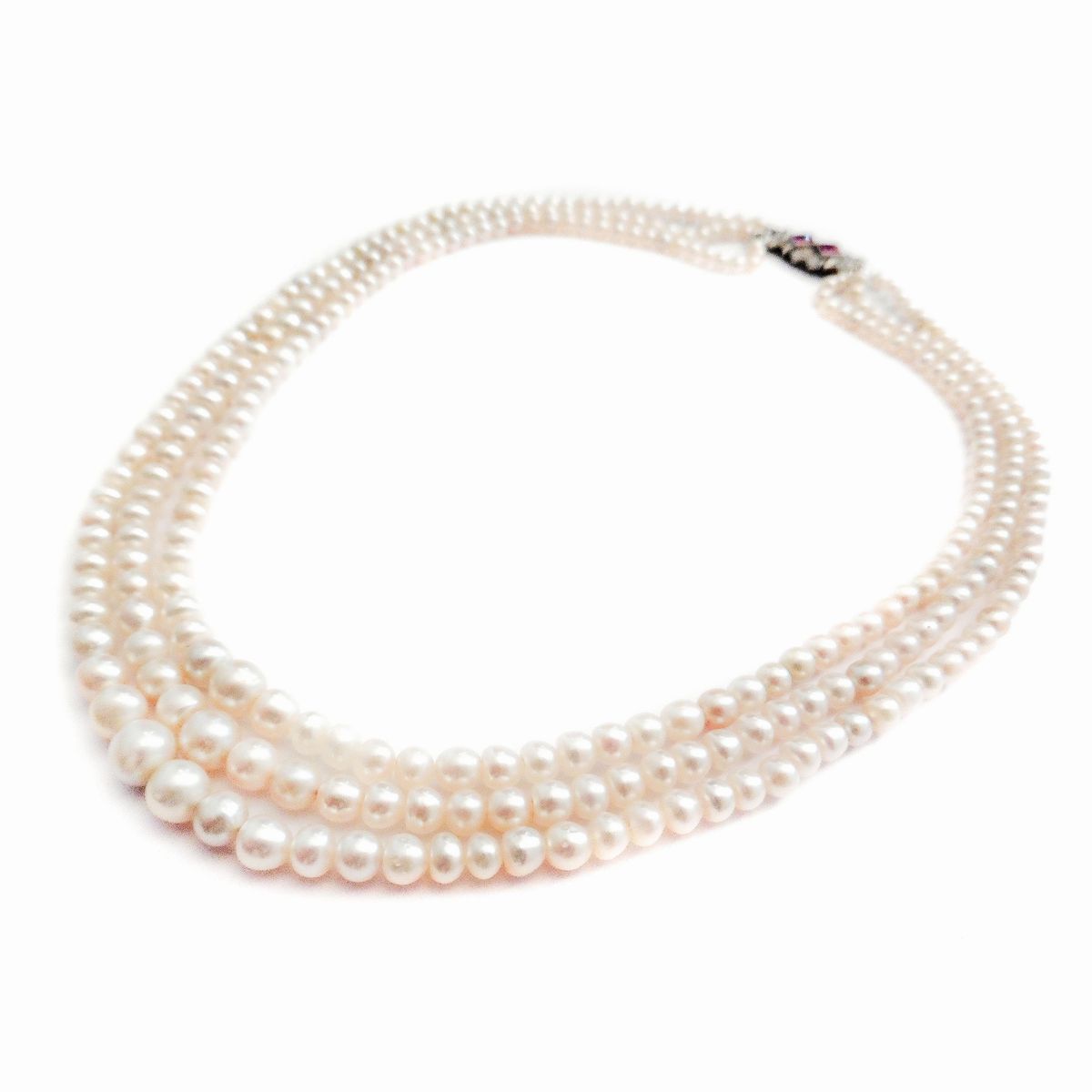 Girocollo con Due Fili di Perle Naturali, Platino, Diamanti e Rubini