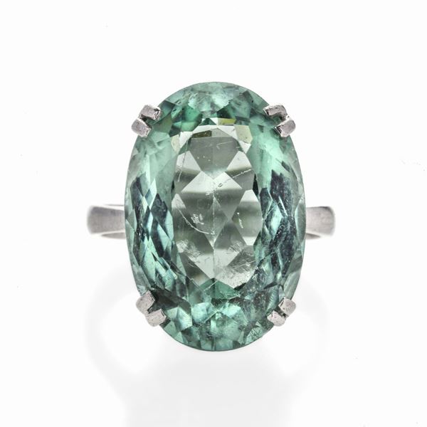 Anello in platino e tormalina verde