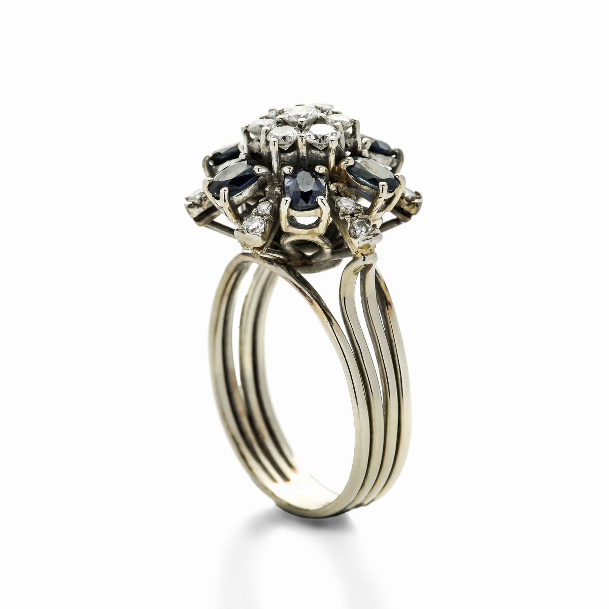 Anello in Oro Bianco, Diamanti e Zaffiri