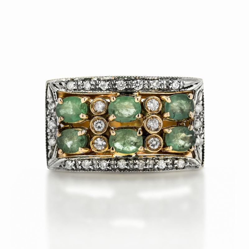 Anello a Ponte in Oro Bianco, Giallo, Diamanti e Smeraldi