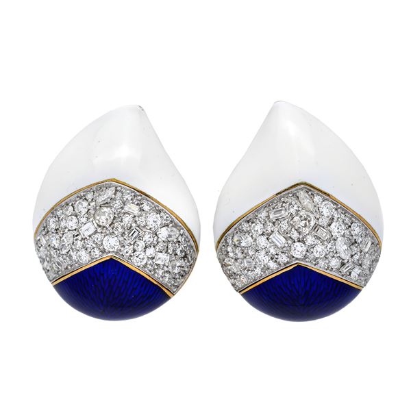 Pair of drop-shaped earrings in yellow gold, diamonds and enamel