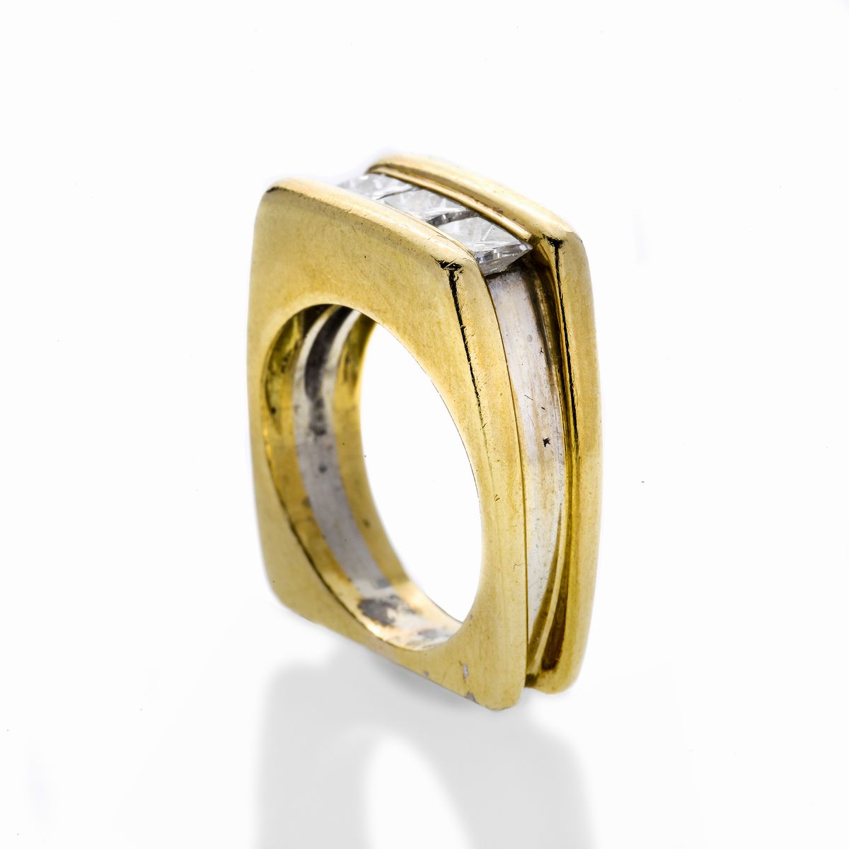 Anello Trilogy in Oro Giallo, Oro Bianco e Diamanti